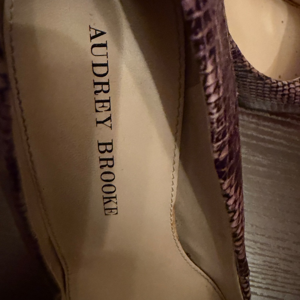Shoes - Picture 5 of 5